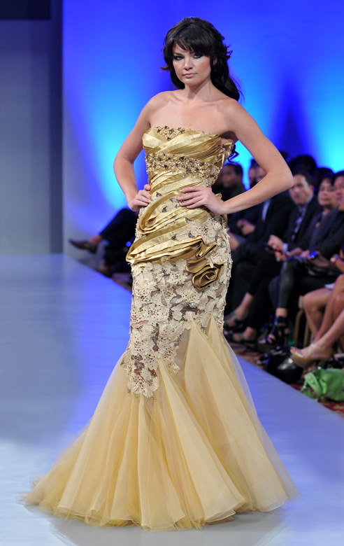Gold #dress by Walid Atallah on the #runway | Couture Fashion Week